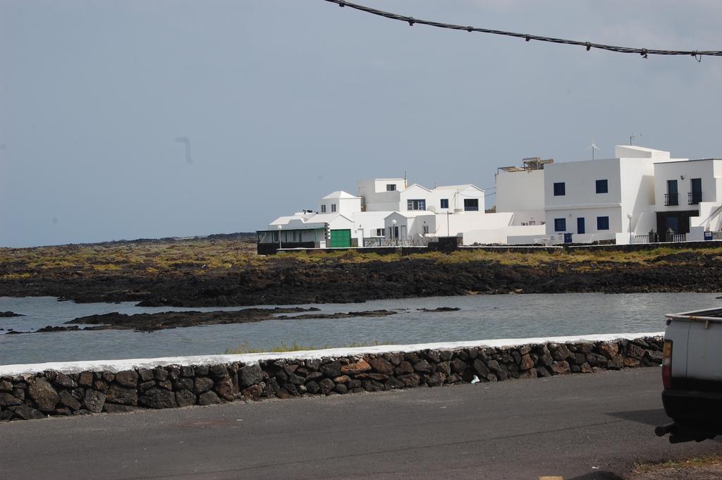 Casa Salinas Playa Apartment Orzola Luaran gambar
